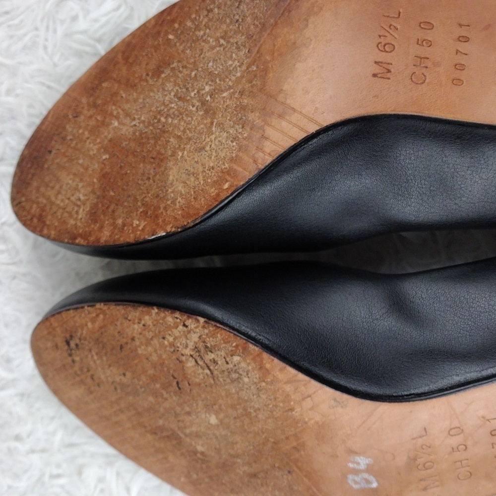 WOMEN'S Black Leather Round Toe Slip-On Buckled Ankle Strap Low Heel Pump Shoe - Picture 9 of 16